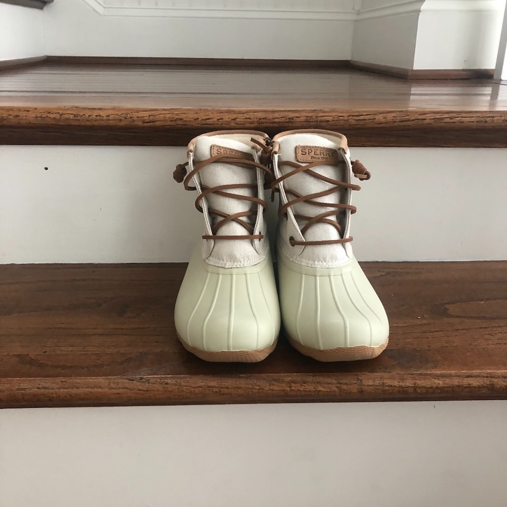 Sperry salt water duck boots size 7.5